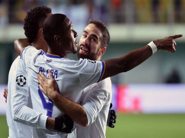 Tin bóng đá 25/11: Inter Milan và Real Madrid dắt tay nhau đi tiếp