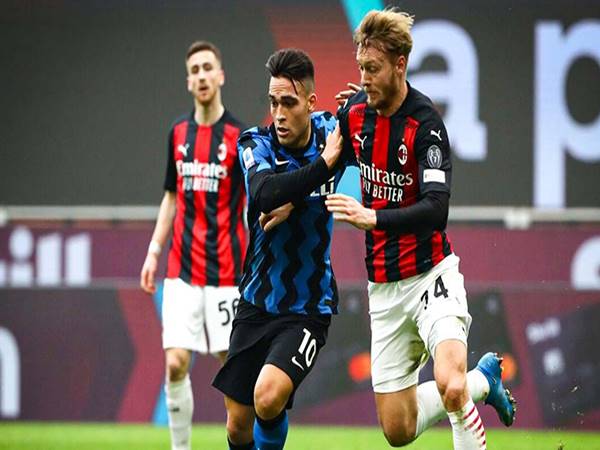 Trận đối đầu kịch tính giữa AC Milan vs Inter Milan