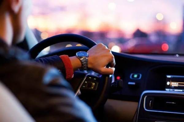 Luận giải ý nghĩa giấc mơ lái xe ô tô điềm báo gì?